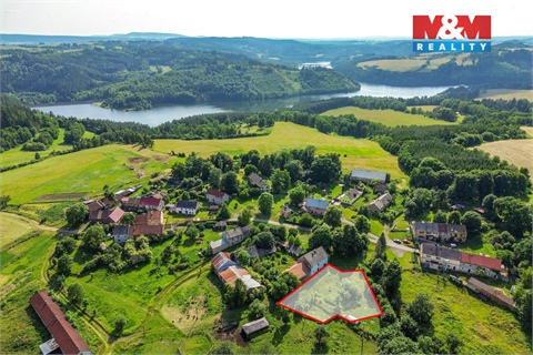 Prodej stavebního pozemku, 1 377 m² 2