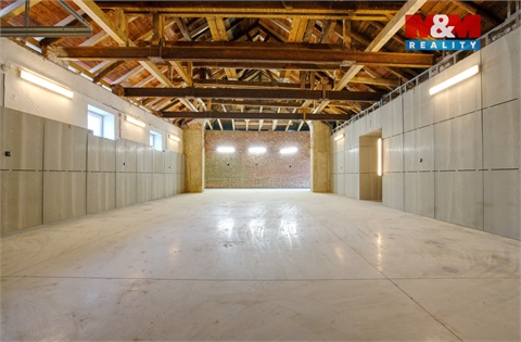 Pronájem obchodních prostor, 465 m² - 0