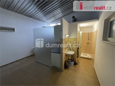 Pronájem výrobního objektu, 677 m² 4