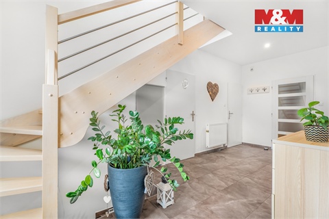 Prodej rodinného domu, 179 m² - 6