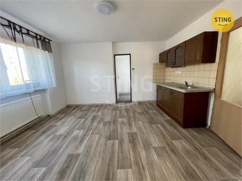 Prodej rodinného domu, 198 m² 2