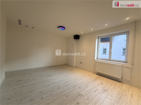 Pronájem bytu 1+1, 38 m² 12