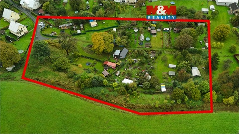 Prodej stavebního pozemku, 8 880 m² 0