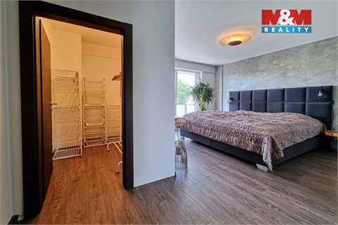 Pronájem bytu 3kk, 127 m² 10