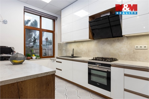 Prodej bytu 4kk, 155 m² - 0