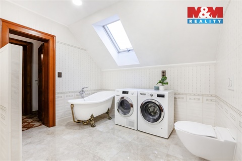 Prodej rodinného domu, 200 m² 14