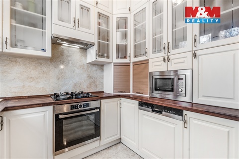 Prodej rodinného domu, 200 m² - 16