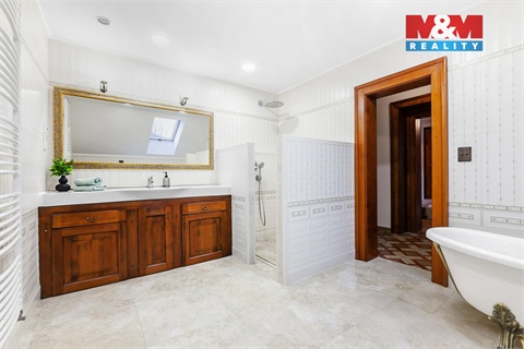 Prodej rodinného domu, 200 m² 4