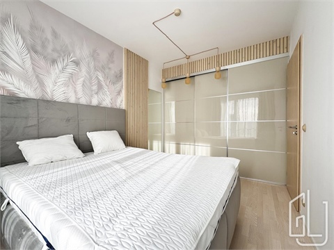 Pronájem bytu 2kk, 56 m² - 2