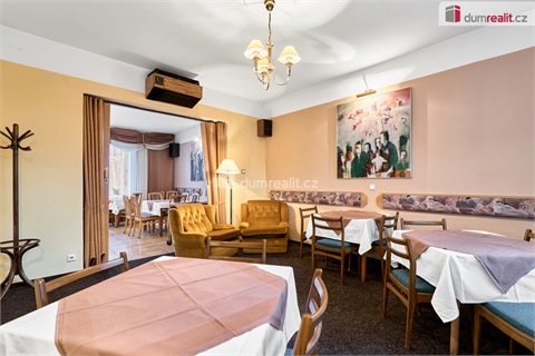 Prodej rodinného domu, 326 m² - 12