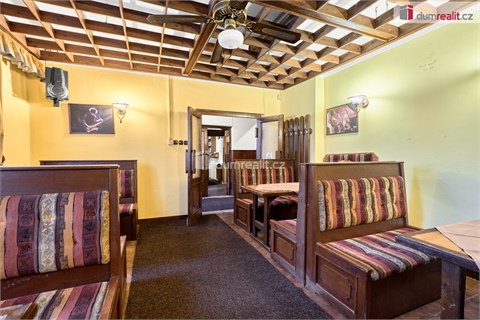 Prodej rodinného domu, 326 m² - 10