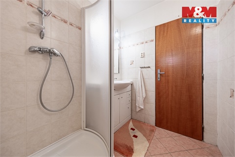 Prodej rodinného domu, 230 m² - 2