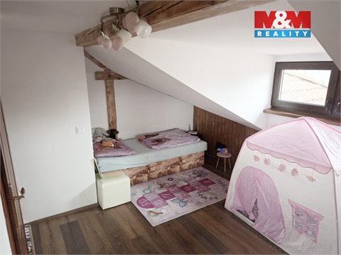 Prodej rodinného domu, 228 m² 8