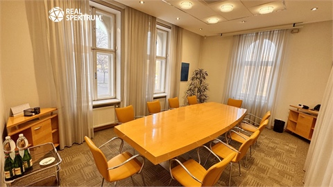 Pronájem kanceláře, 308 m² 0