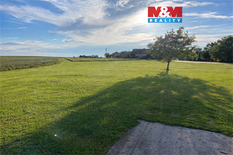 Prodej stavebního pozemku, 1 069 m² 0