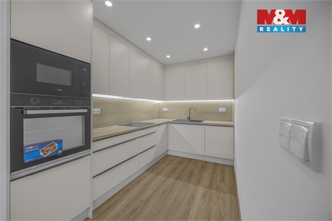 Prodej bytu 4kk, 87 m² - 0