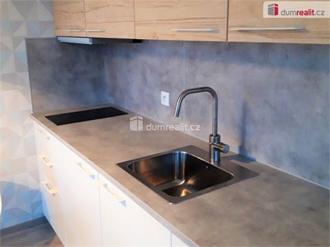 Pronájem bytu 1kk, 33 m² - 0