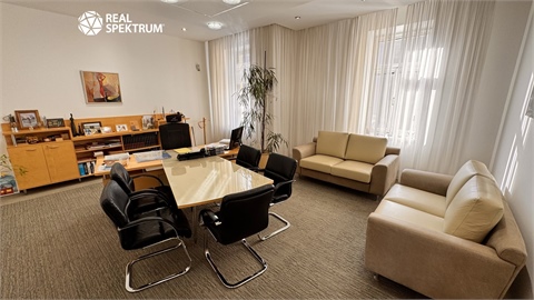 Pronájem kanceláře, 360 m² - 0