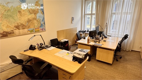 Pronájem kanceláře, 367 m² 0