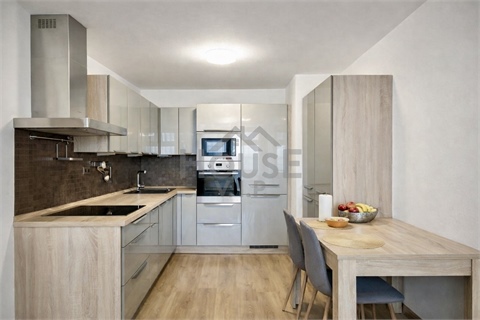 Prodej bytu 3kk, 65 m² 0