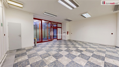 Pronájem obchodních prostor, 77 m² 0