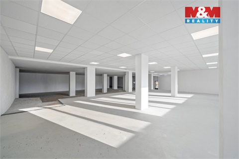 Pronájem skladu / haly, 780 m² 2