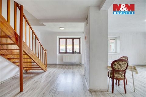 Prodej rodinného domu, 205 m² - 8