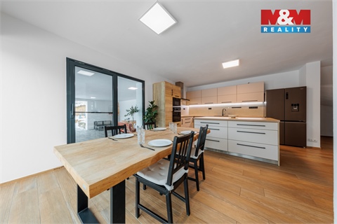 Prodej rodinného domu, 170 m² - 6