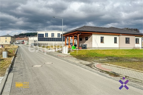 Prodej stavebního pozemku, 1 251 m² 8