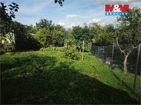 Prodej stavebního pozemku, 1 272 m² 8