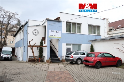 Pronájem obchodních prostor, 140 m² 0