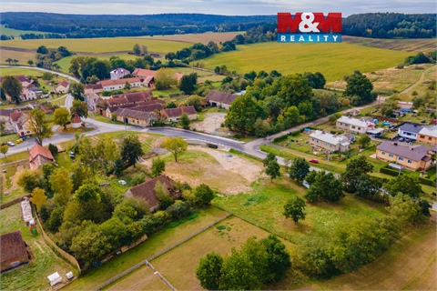 Prodej stavebního pozemku, 1 606 m² 0