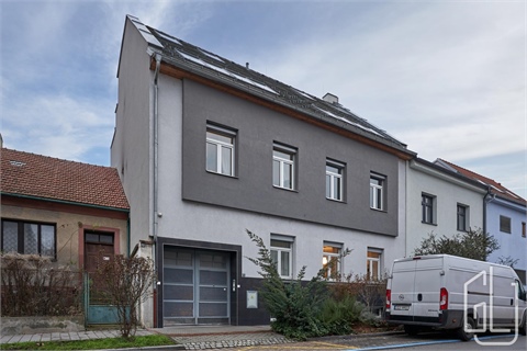 Pronájem bytu 3kk, 81 m² - 18