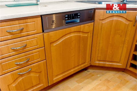 Prodej rodinného domu, 300 m² 12