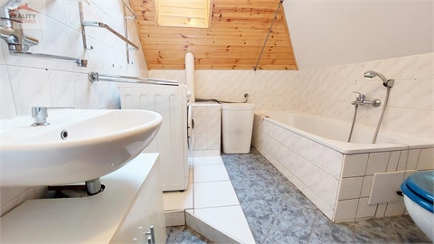 Pronájem bytu 1+1, 35 m² 2