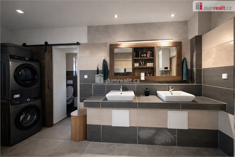 Prodej rodinného domu, 380 m² - 2