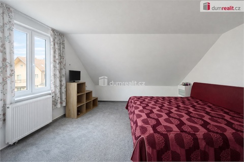 Prodej rodinného domu, 380 m² - 8