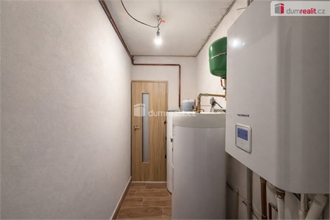 Prodej rodinného domu, 380 m² 12