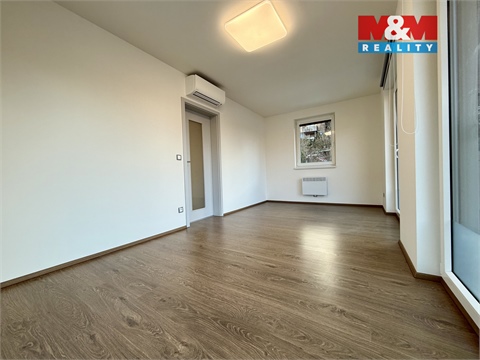 Pronájem bytu 4kk, 71 m² 8