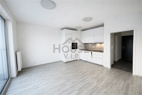 Pronájem bytu 1kk, 29 m² - 0