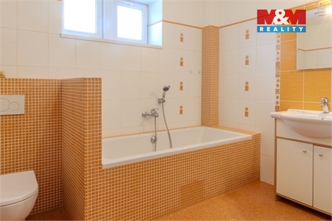 Prodej rodinného domu, 386 m² - 2