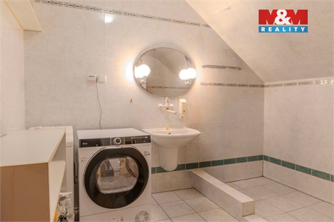 Prodej rodinného domu, 386 m² - 6