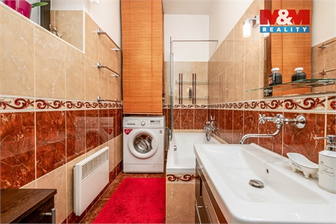 Prodej rodinného domu, 232 m² 12