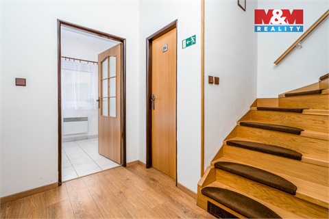 Prodej rodinného domu, 232 m² - 20