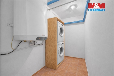 Prodej rodinného domu, 209 m² - 24
