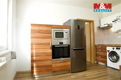 Pronájem bytu 1+1, 35 m² - 0