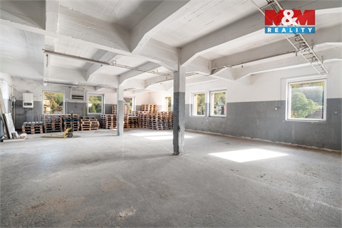 Pronájem skladu / haly, 300 m² - 0