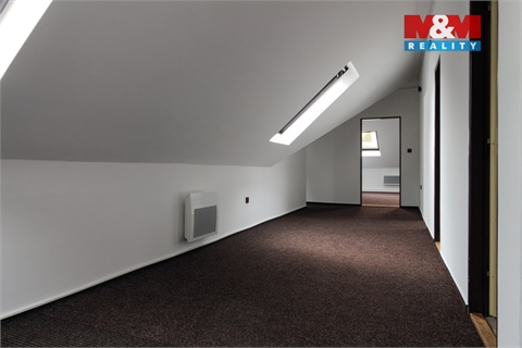 Pronájem kanceláře, 120 m² 10