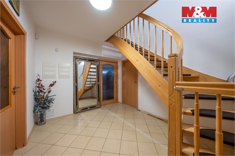 Prodej rodinného domu, 280 m² - 12