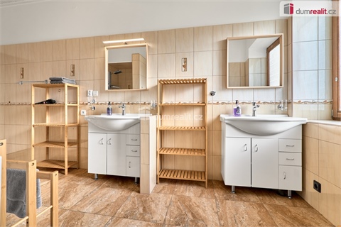 Prodej rodinného domu, 570 m² 16